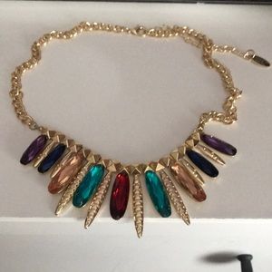 Beautiful never worn costume necklace ❤️